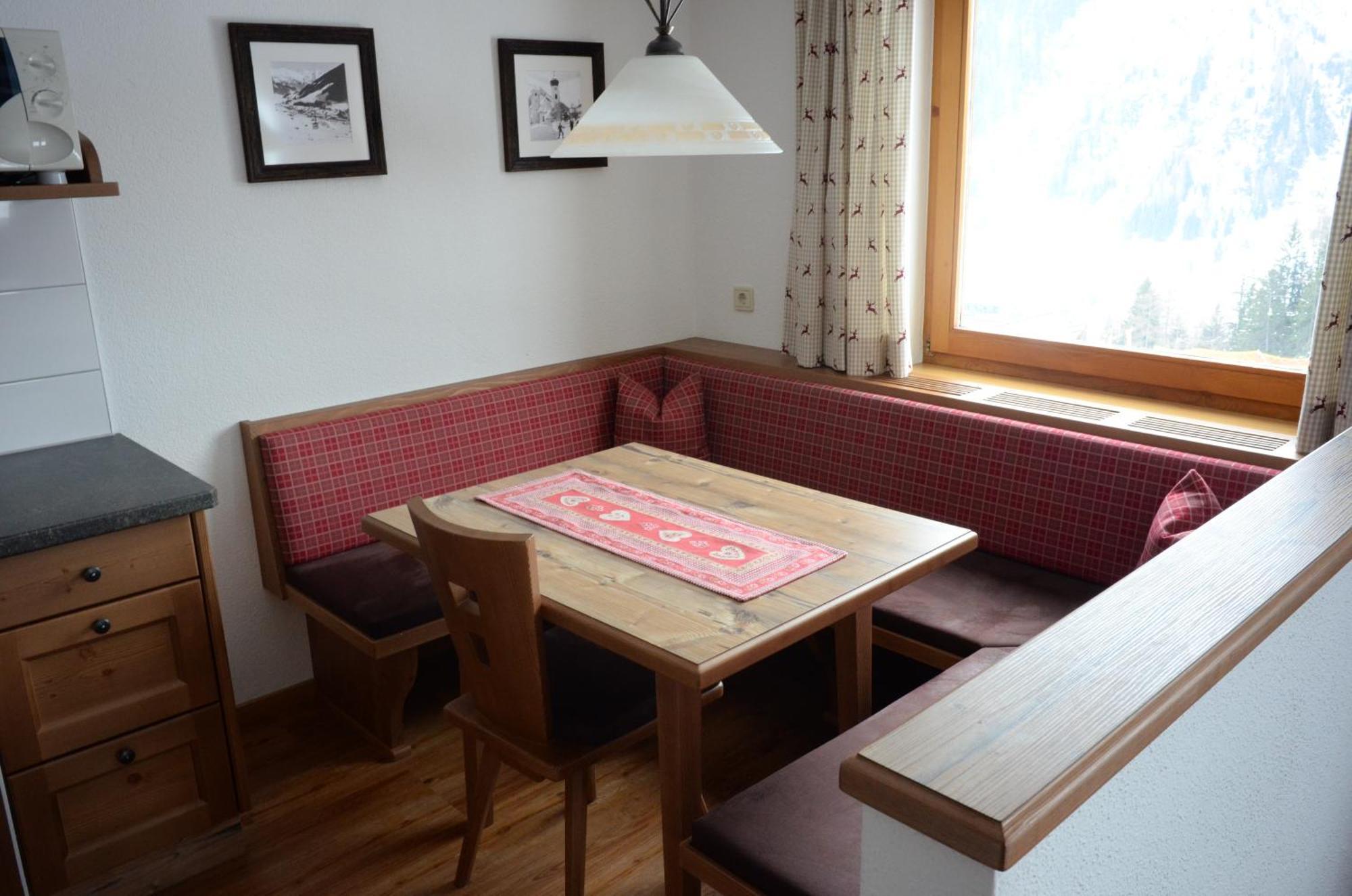 Appartements Tschol Martin Sankt Anton am Arlberg Rum bild